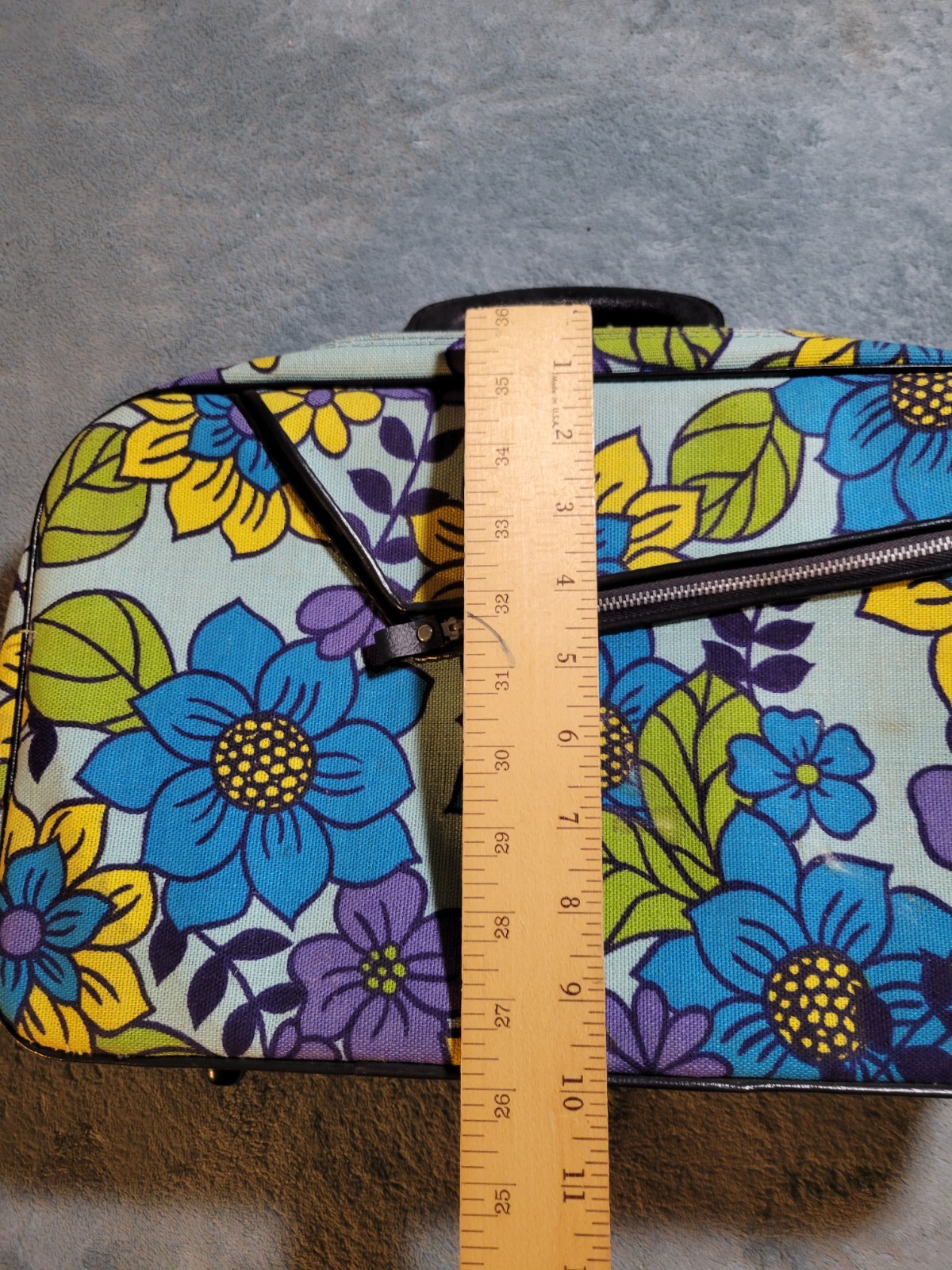 vintage 60s 70s floral suitcase With Key 15x10x4 Great Condition