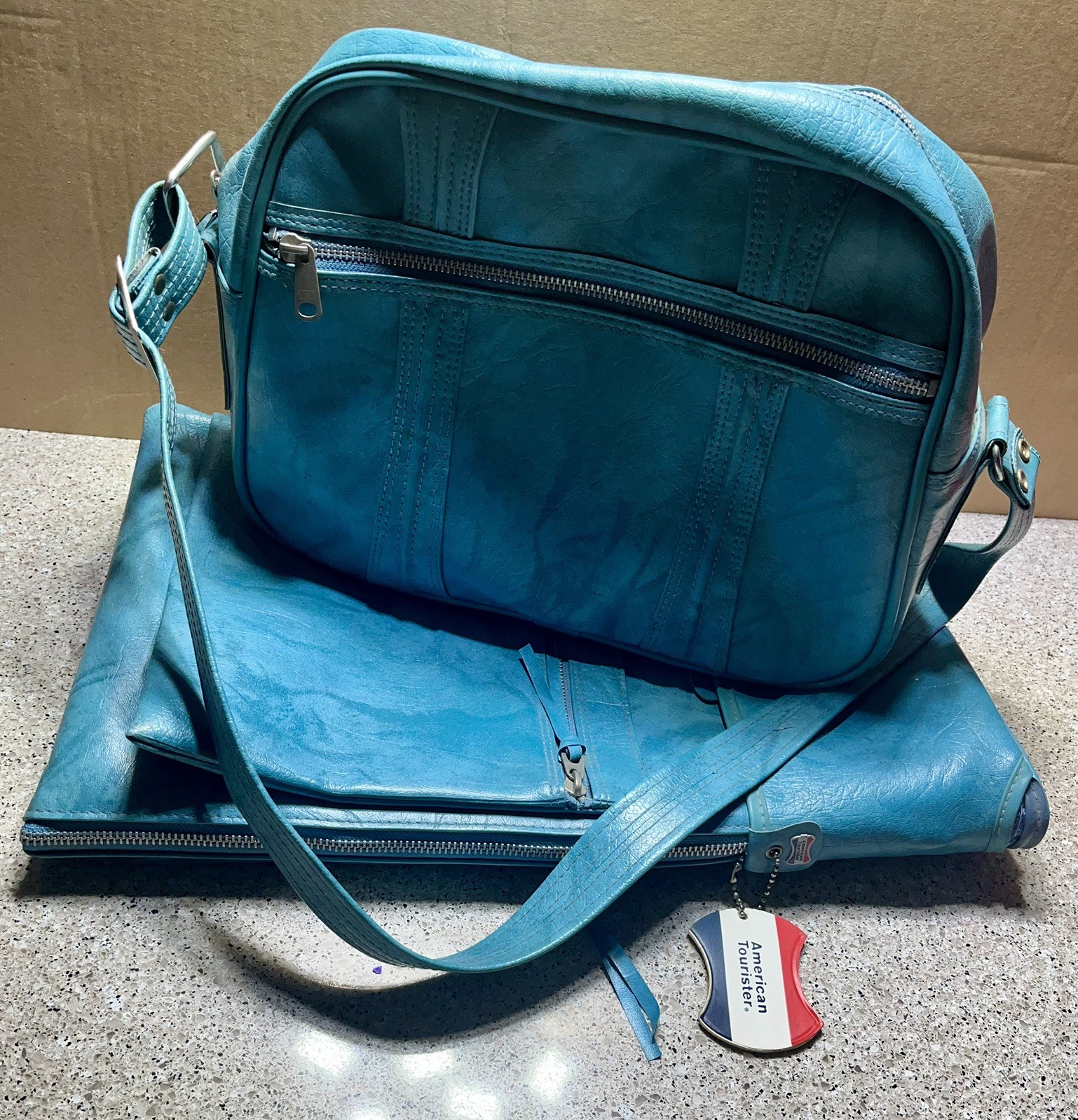 American Tourister travel set Blue Vinyl Pleather 1970’s Taiwan YKK zip Vintage