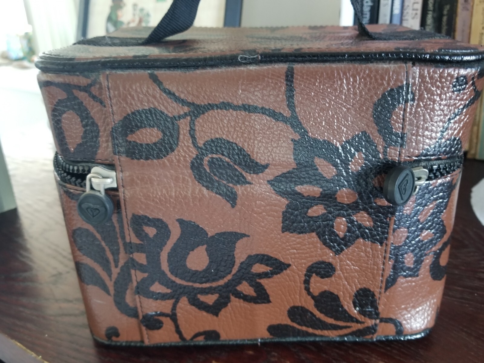 Rare Vintage 90s brown Roxy luggage vanity train case