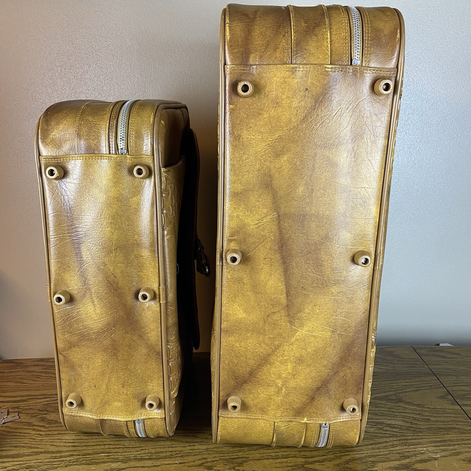 VTG Set Of 2 1978 American Tourister Pullman 26” & 22” Suitcases Luggage Bags