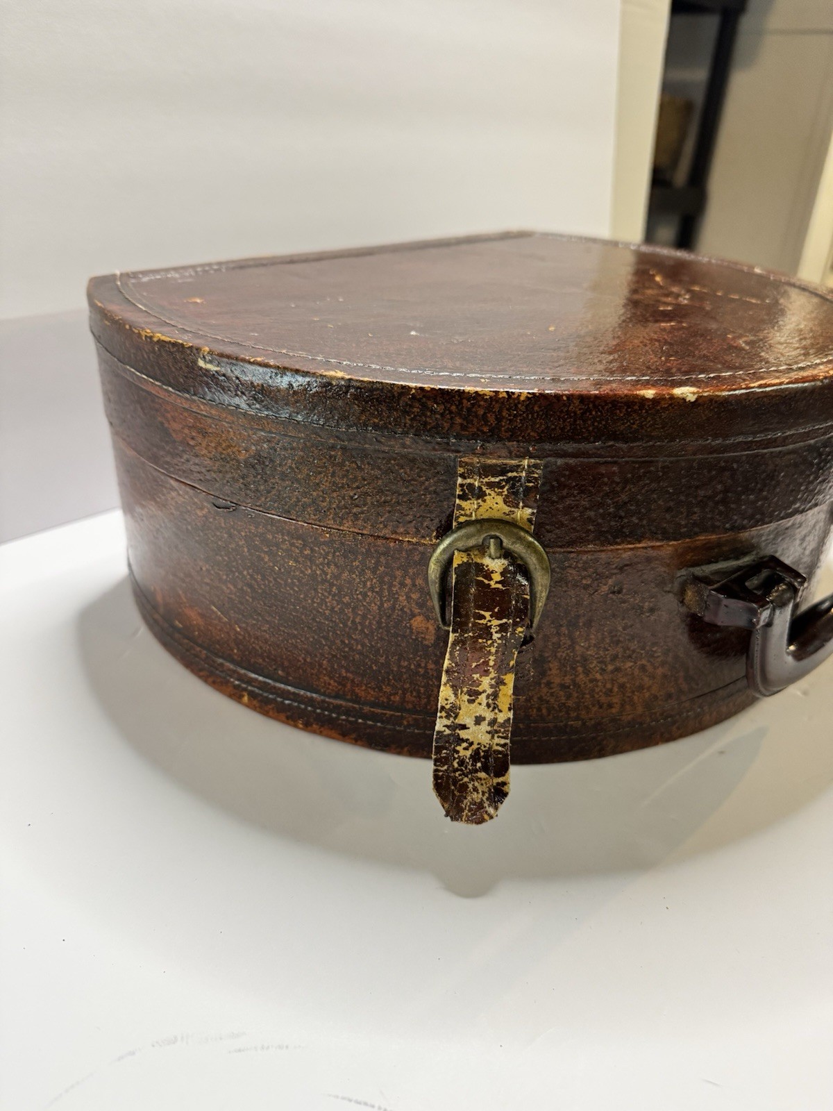 Antique Faux Leather Travel Hat Box Luggage Brown 14x10x9in See Photos