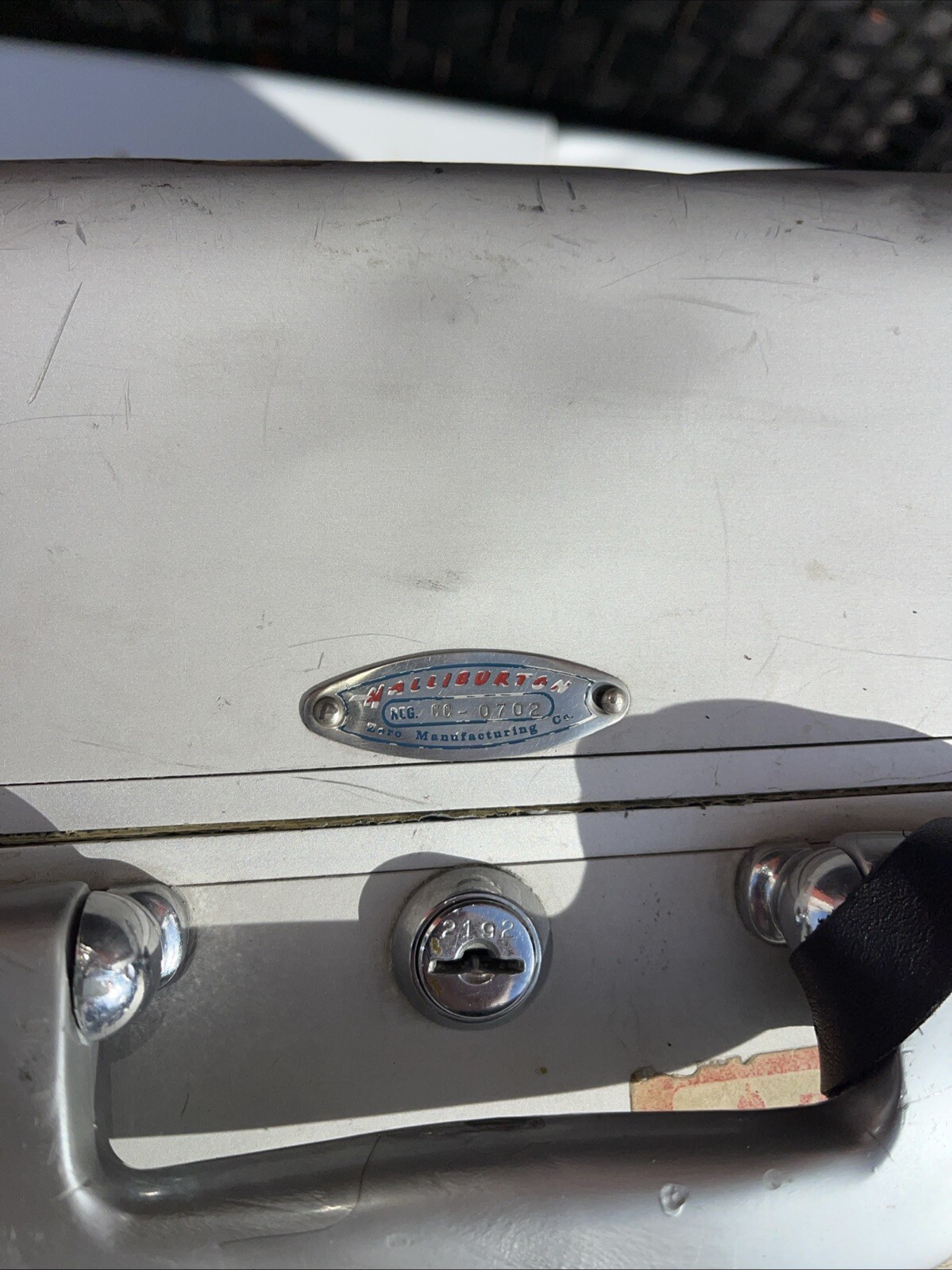 Vintage Halliburton Aluminum Suitcase Cloth Interior 24 x 18 x 8″
