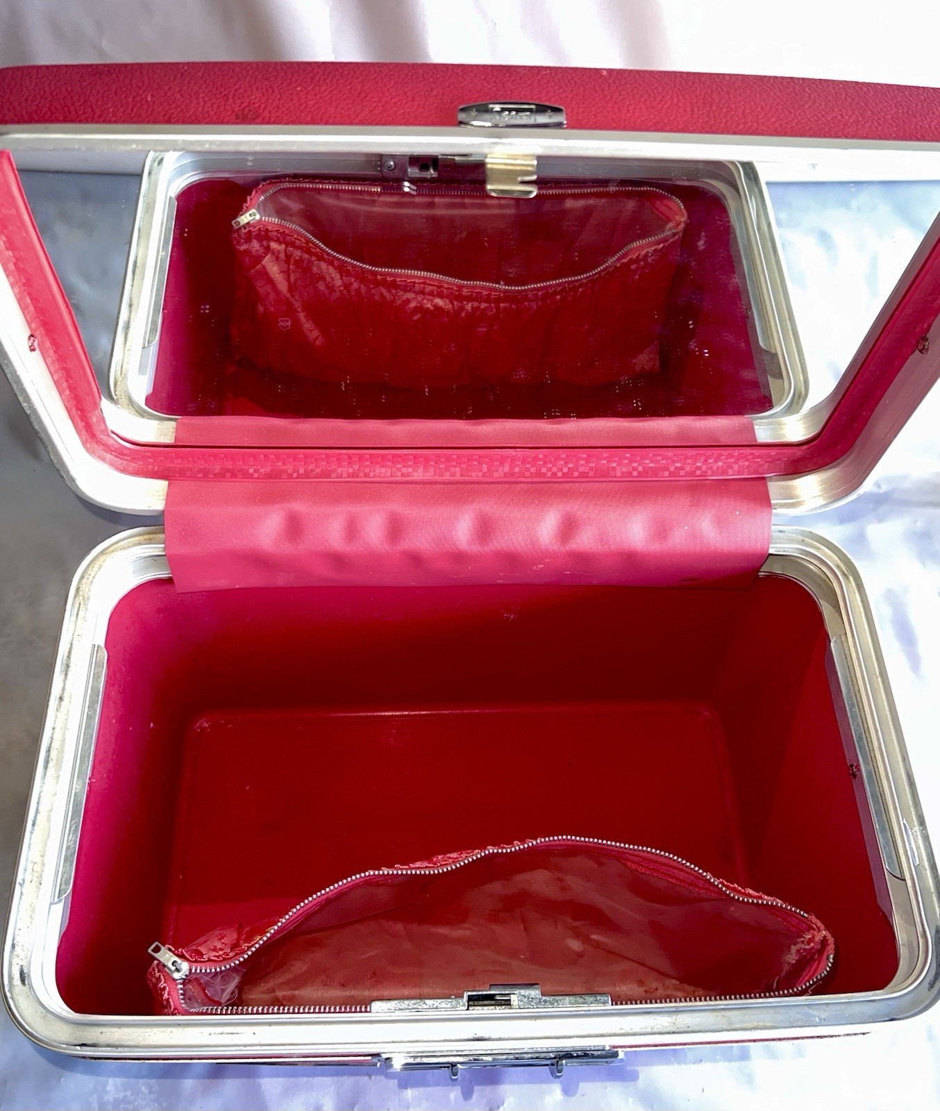 Vintage Sears Train Case WITH Unlock Combo & Mirror | Model Blandon (Berry Red)