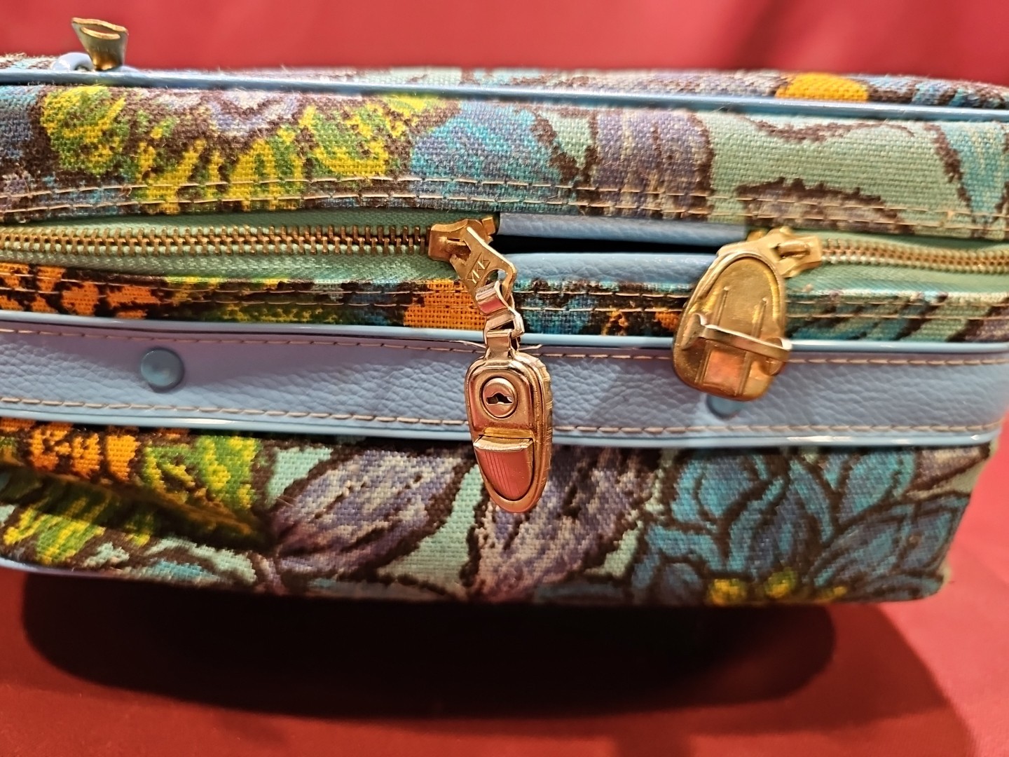 Vintage 1960’s Bantam Travelware Hippie Flower Power Suitcase Boho, Canvas & Key