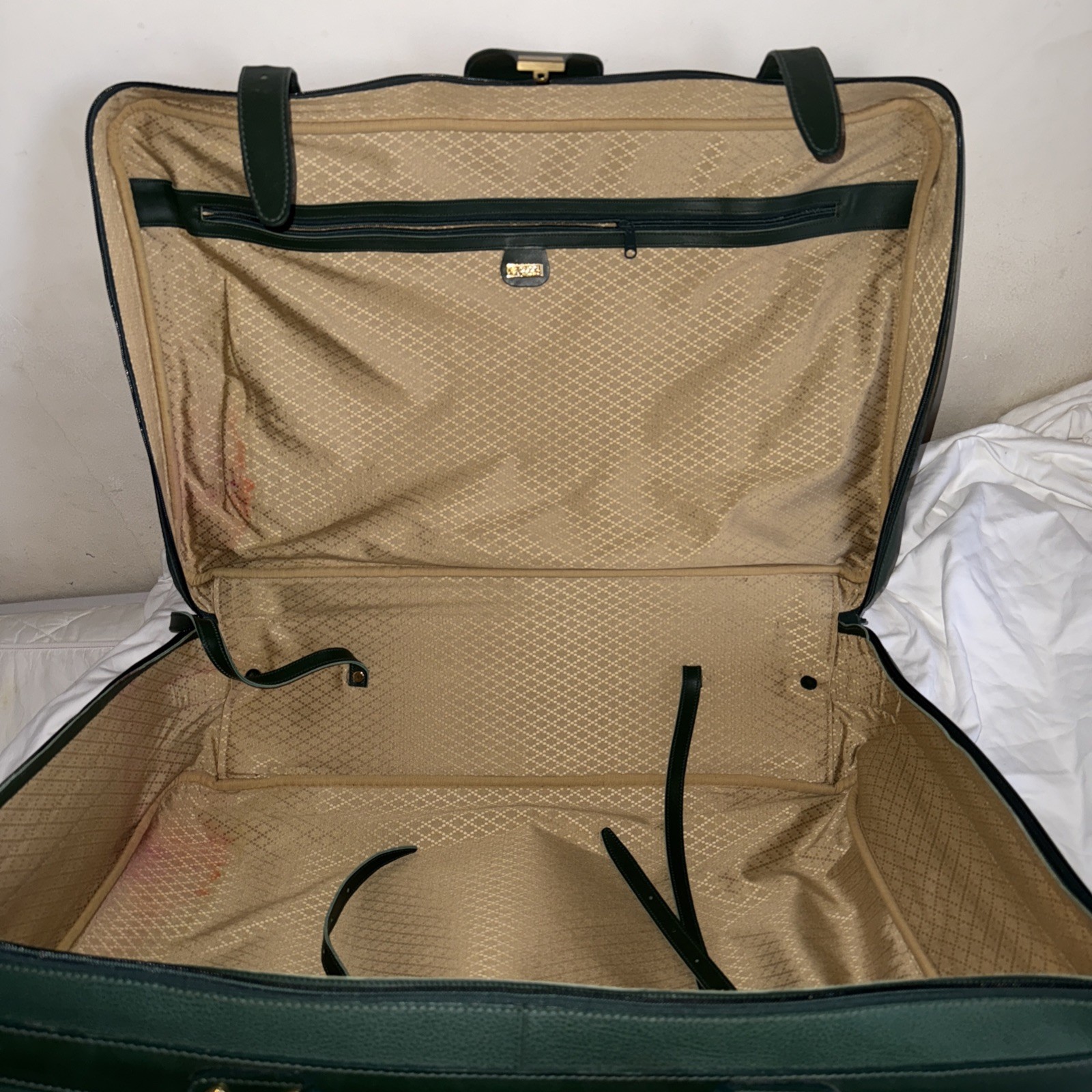 Vintage Green Gucci Luggage Suitcase — Excellent Condition