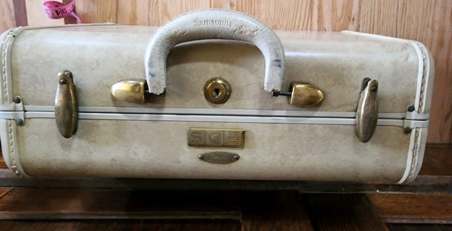 Vintage Samsonite Shwayder Bros Marble Cream 15×10.5×7 Luggage Hard Suitcase