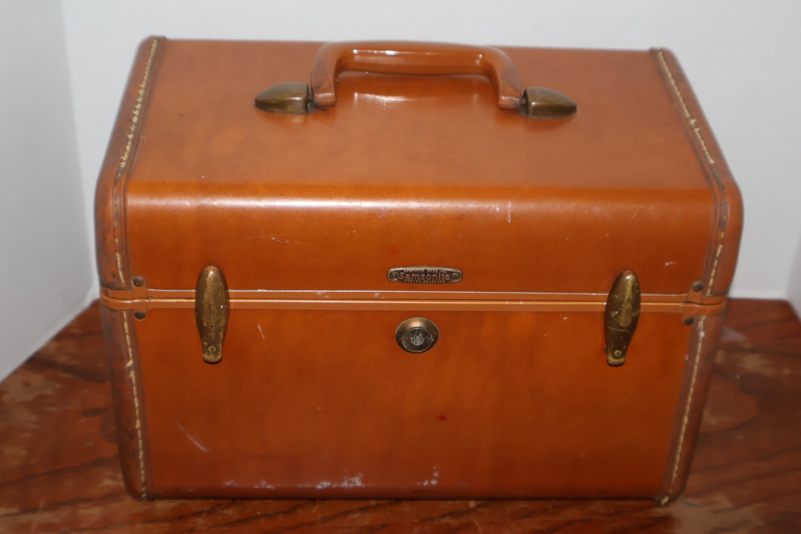 Vintage Samsonite Brown Faux Leather Makeup Train Hard Case USA