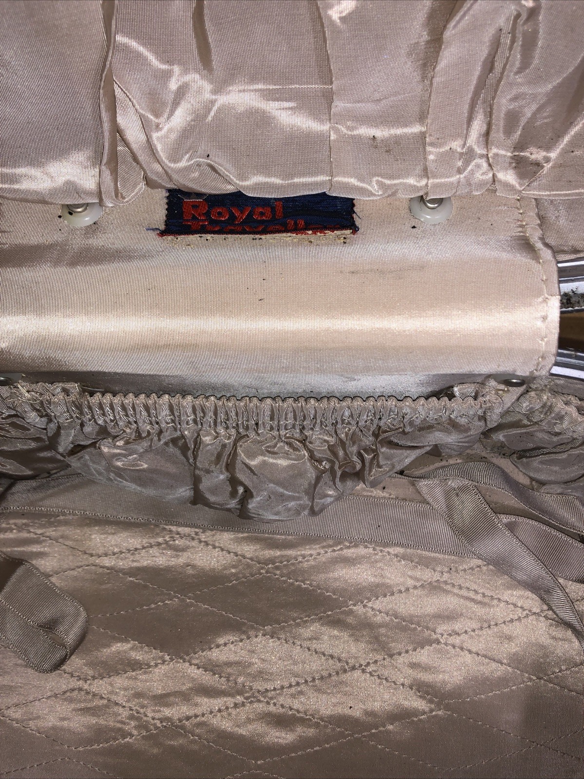 VTG Royal Traveller Schwayder White Hard Train Case Makeup Toiletry Luggage Bag