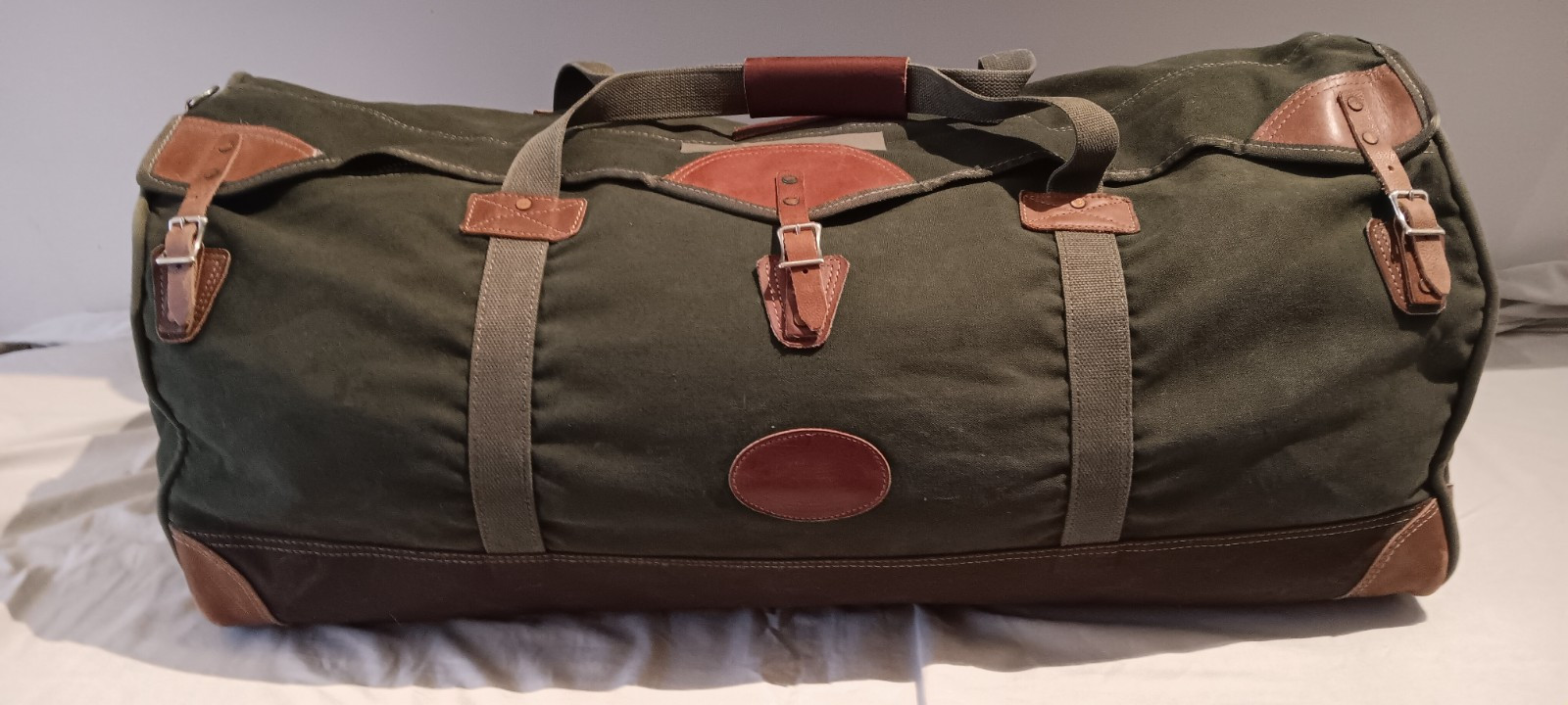 Orvis Battenkill Canvas and Leather Accent Duffle 34″