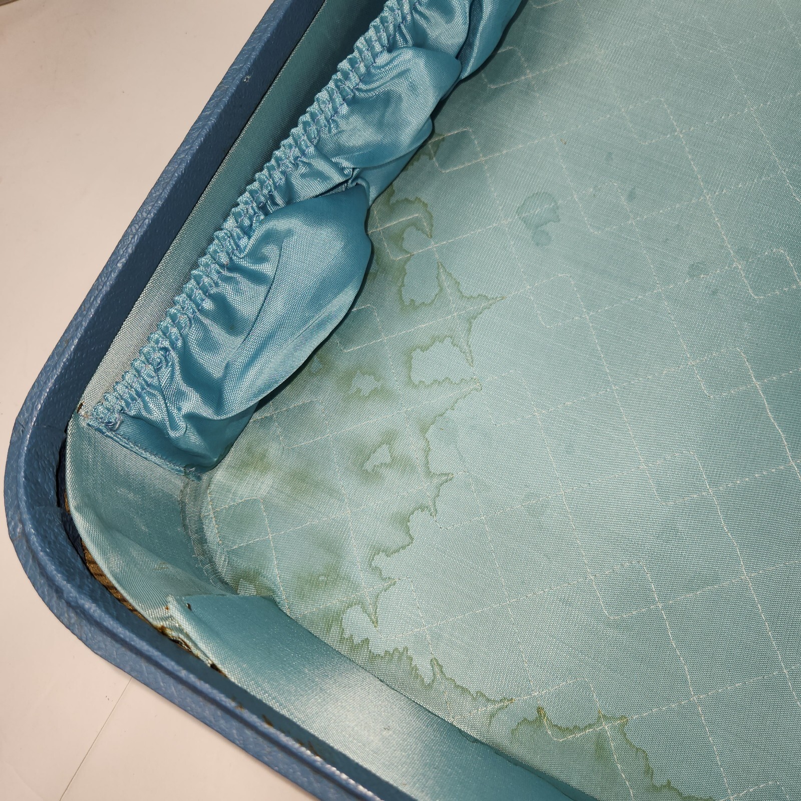 VTG Luggage Hard Case Towncraft Blue Interior (23″ x 6.5″ x 16″) GUC