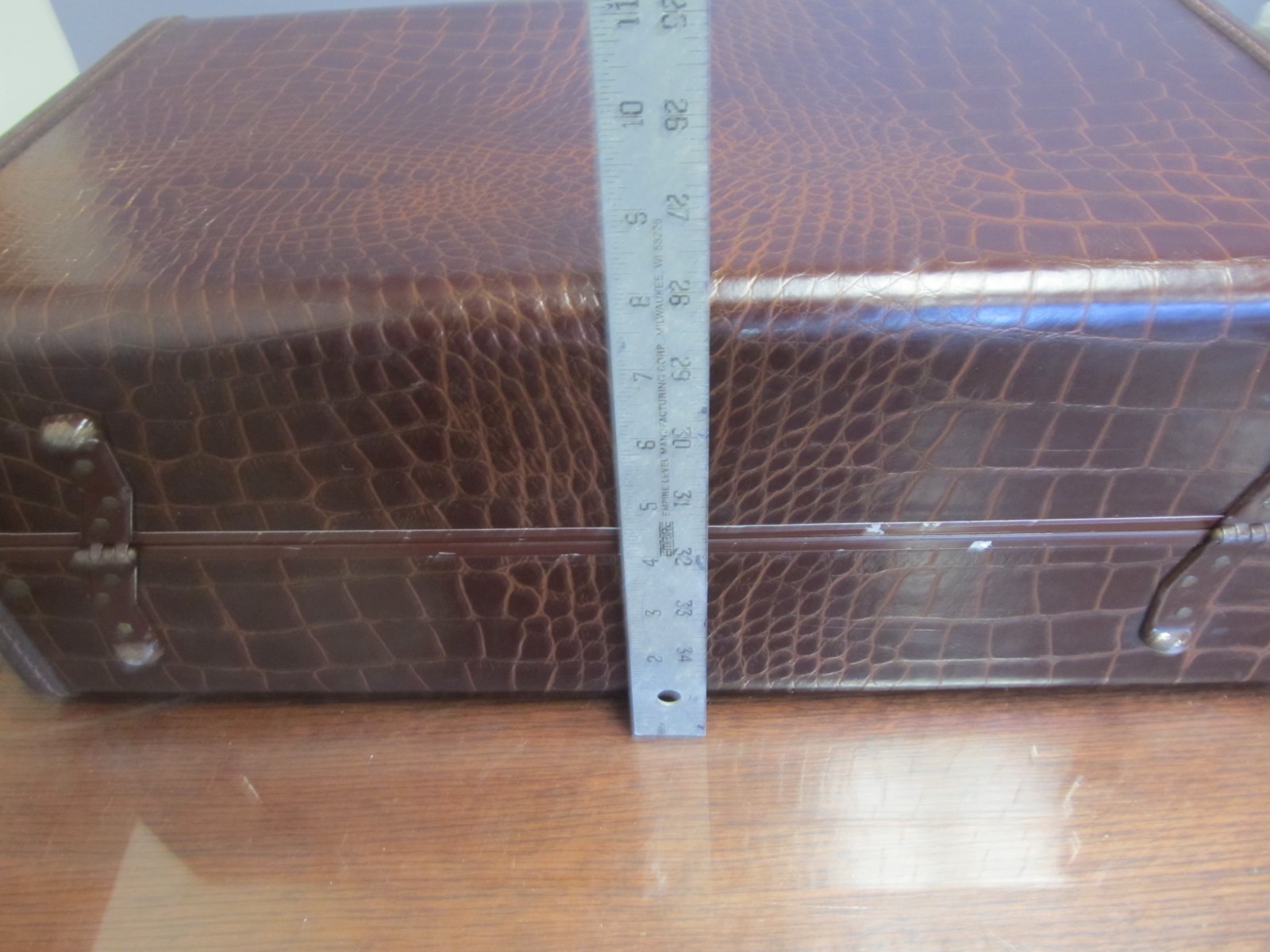 VINTAGE Samsonite 4121 Shwayder Faux Alligator Suitcase Train Luggage 21x13x8
