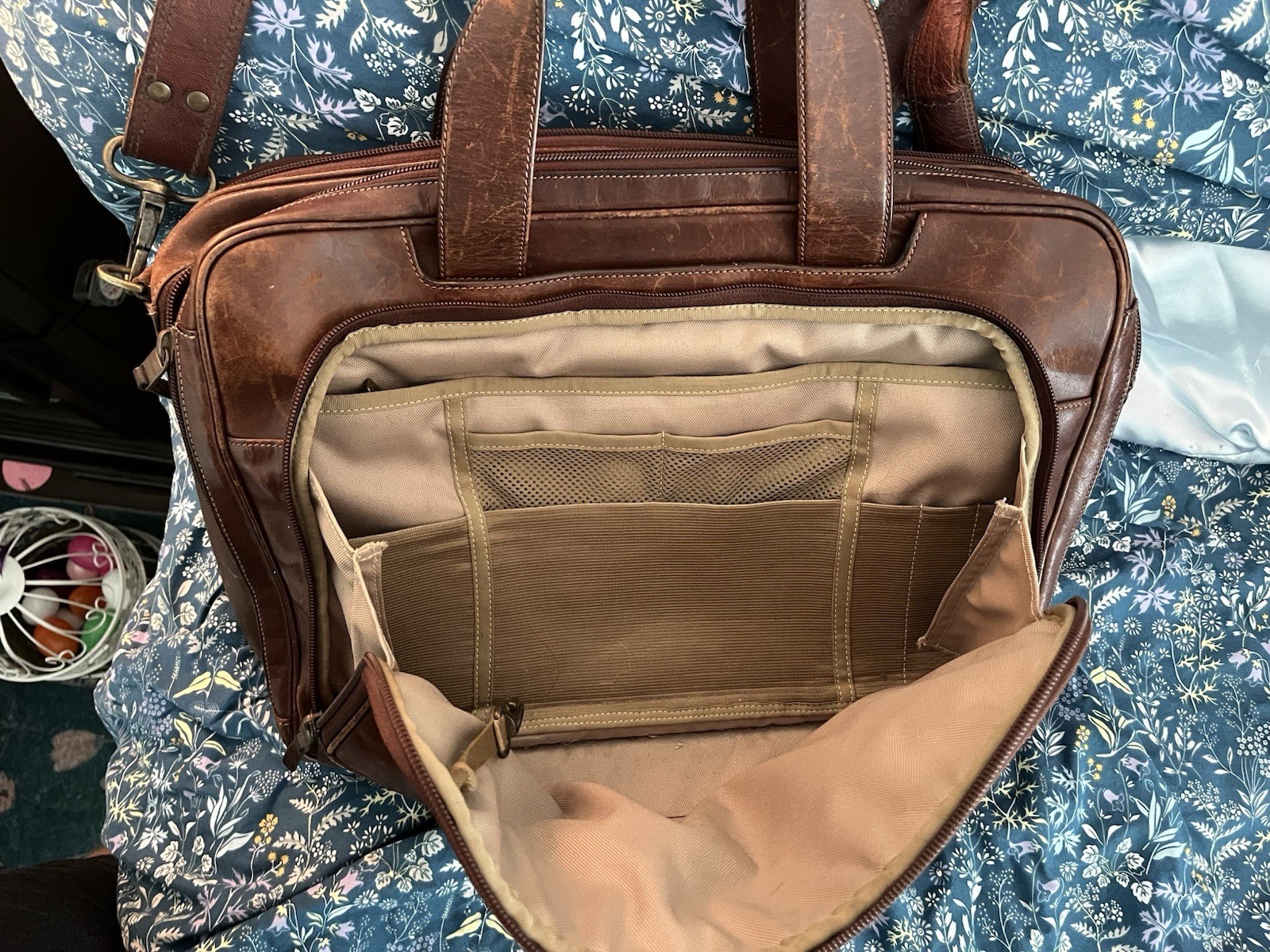 Hartmann Reserve Brown Leather Expandable Briefcase Messenger Bag
