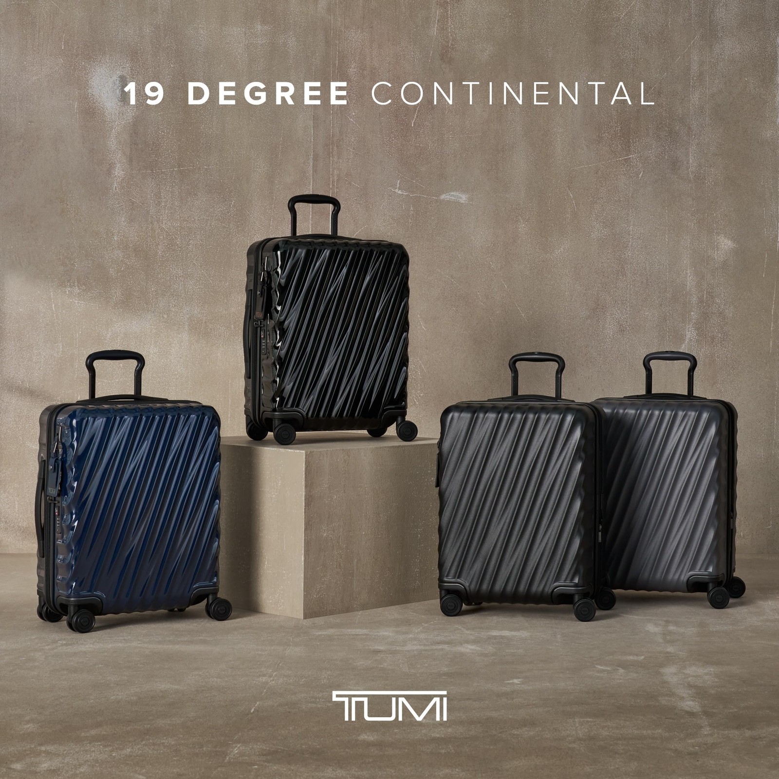 TUMI 19 Degree Continental Expandable 4-Wheel Carry-On Bag Matte Black