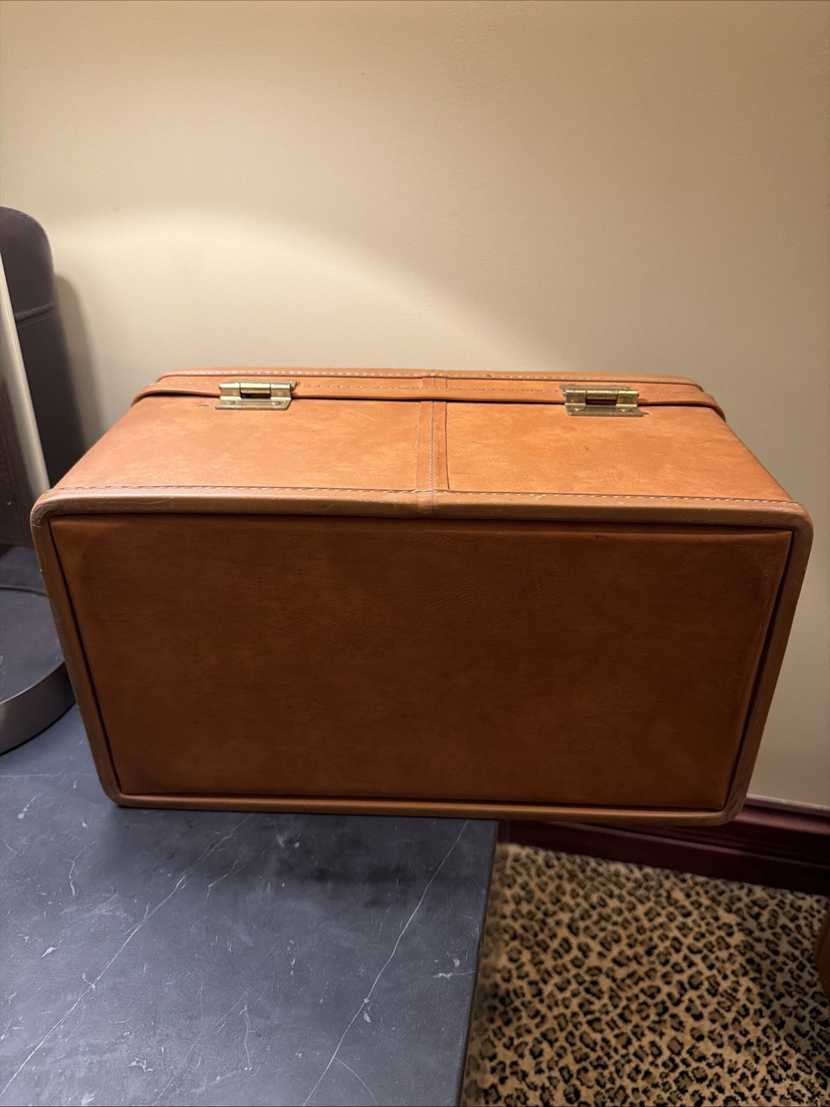 Hartman Luggage Large Vintage Brown Leather Paisley Interior Brass Hardware