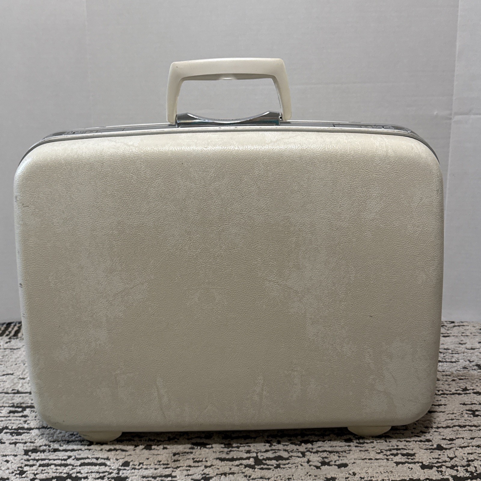 Samsonite Silhouette Luggage Suitcase Vintage Hard Shell Ivory Cream 21”x16”