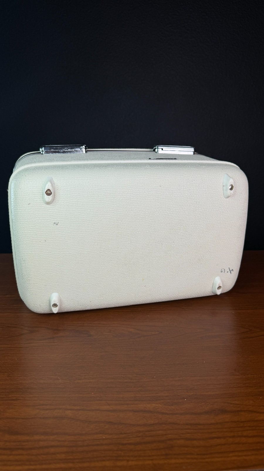 Vintage 1950s white train case AMERICAN TOURISTER small suitcase hard ivory