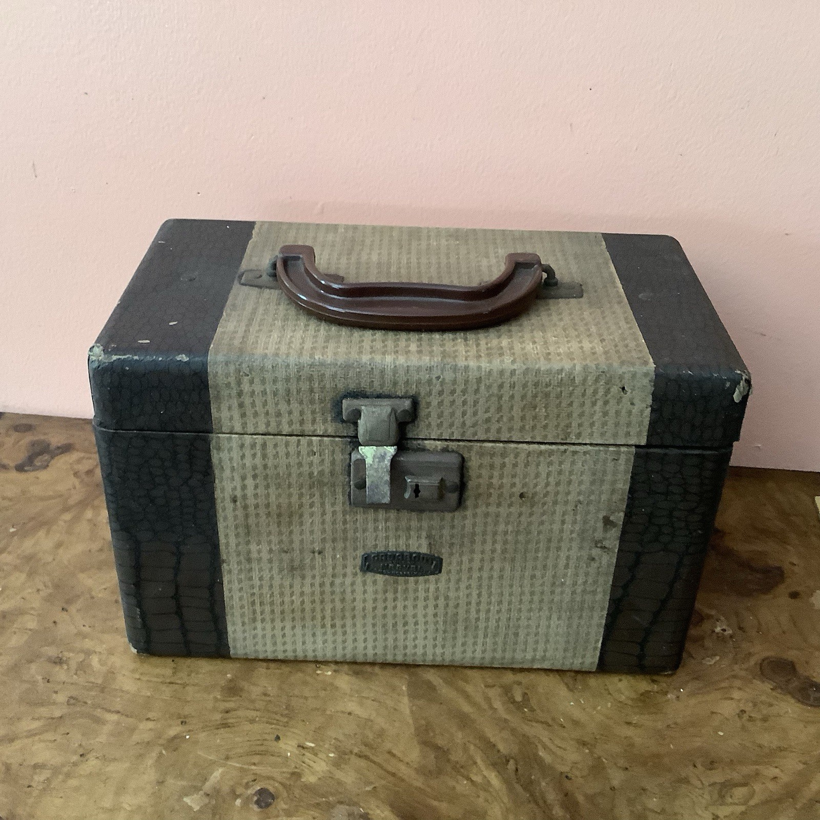 Vintage Gadabout by Neevel Luggage Traveling Case With Mirror 11” X 7” X 6”