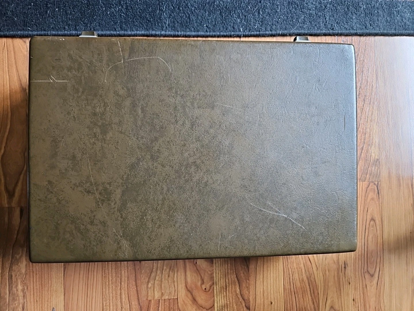 Vintage Samsonite attaché Hard Shell Briefcase 17x12x5 No keys