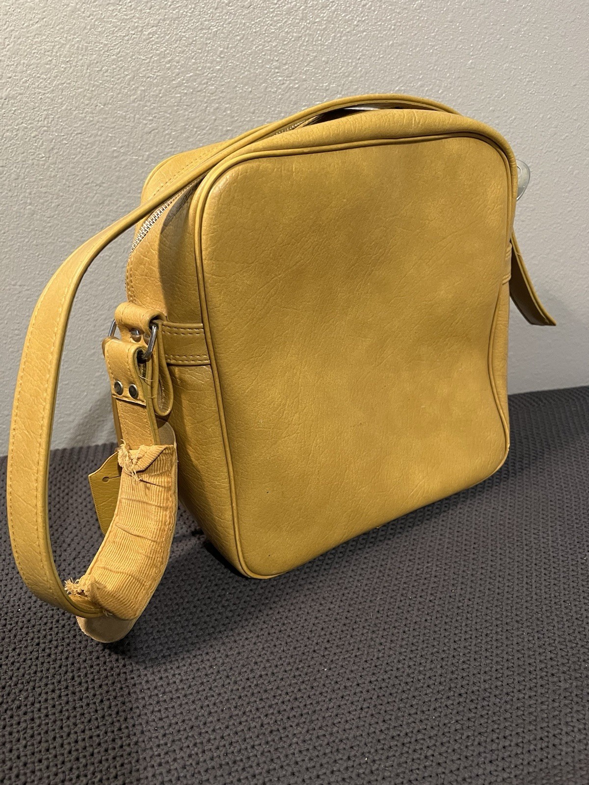Vintage Travel Bag Carry-on Tote Overnight Weekender Mustard Yellow Lock Key