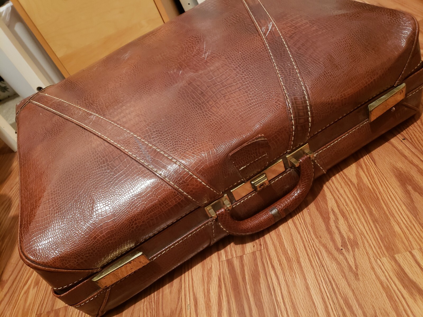 Vintage Crocodile Arigator Leather Suitcase Luggage Brown Large Plaid Lining