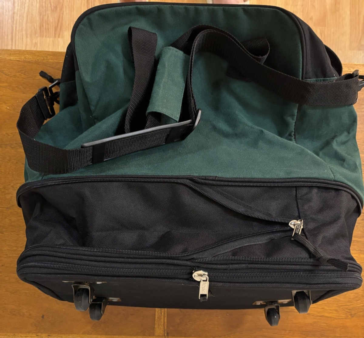 Totes Expandable Duffel Bag Forest Green Carry On Travel Bag Vintage 1990’s