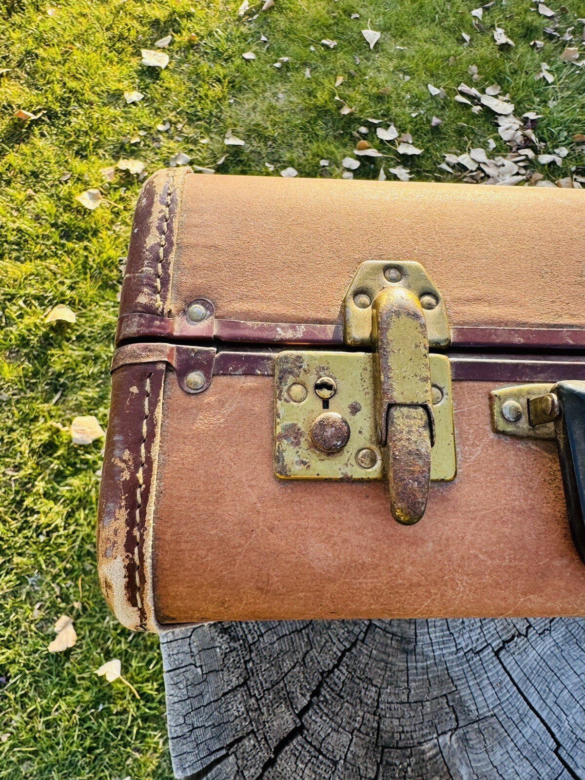 Vintage 1930s Leather Samsonite Handle Silk Lining Business Traveling Suitcase