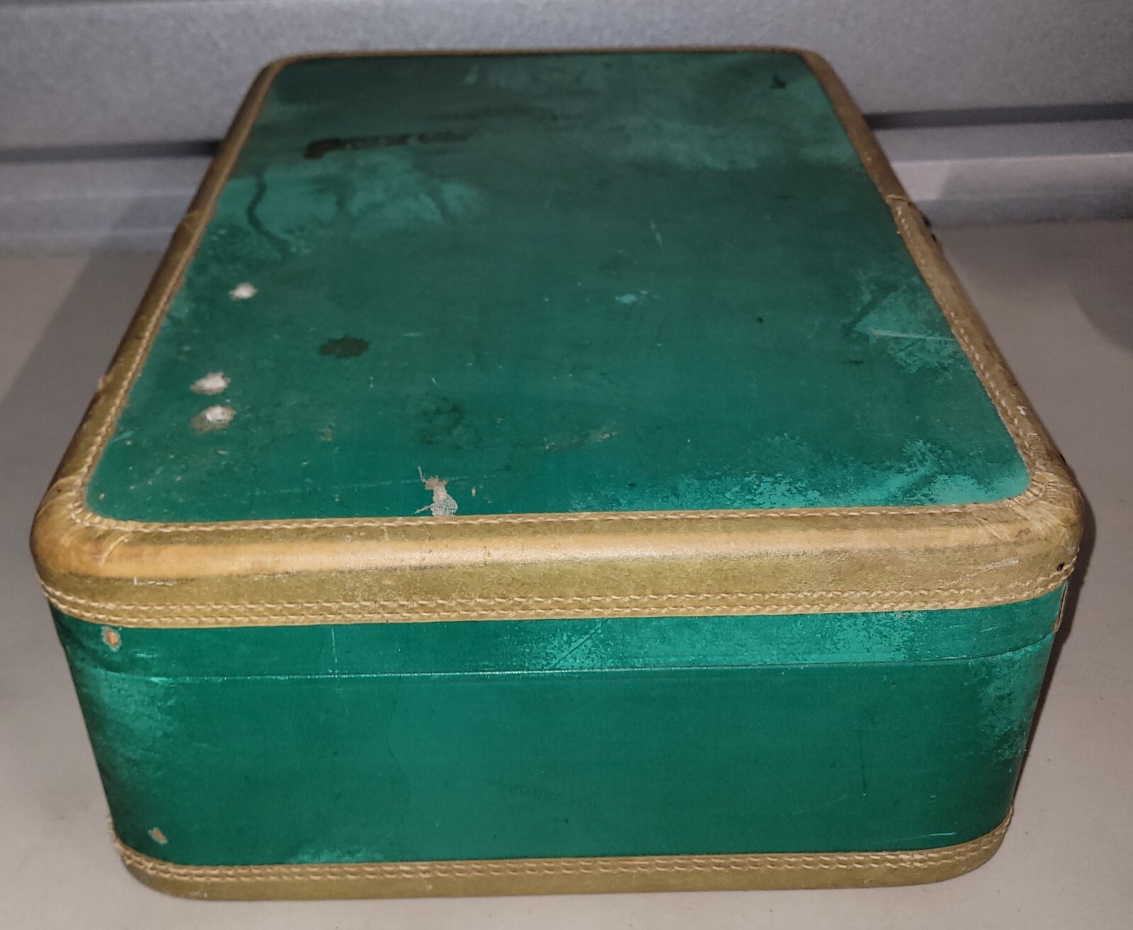 Vintage MJ Belgrad DONBY Suitcase Green w/ Gold Satin? insides 18 x 12.5 x 6