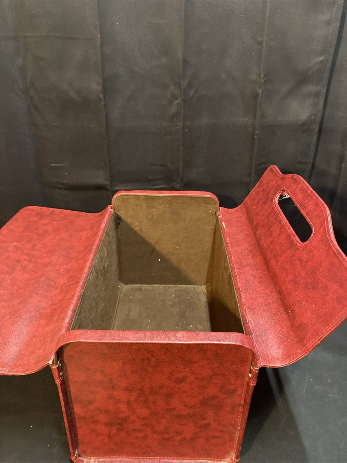 Red Train Case With Asian Design 18×10 Vintage