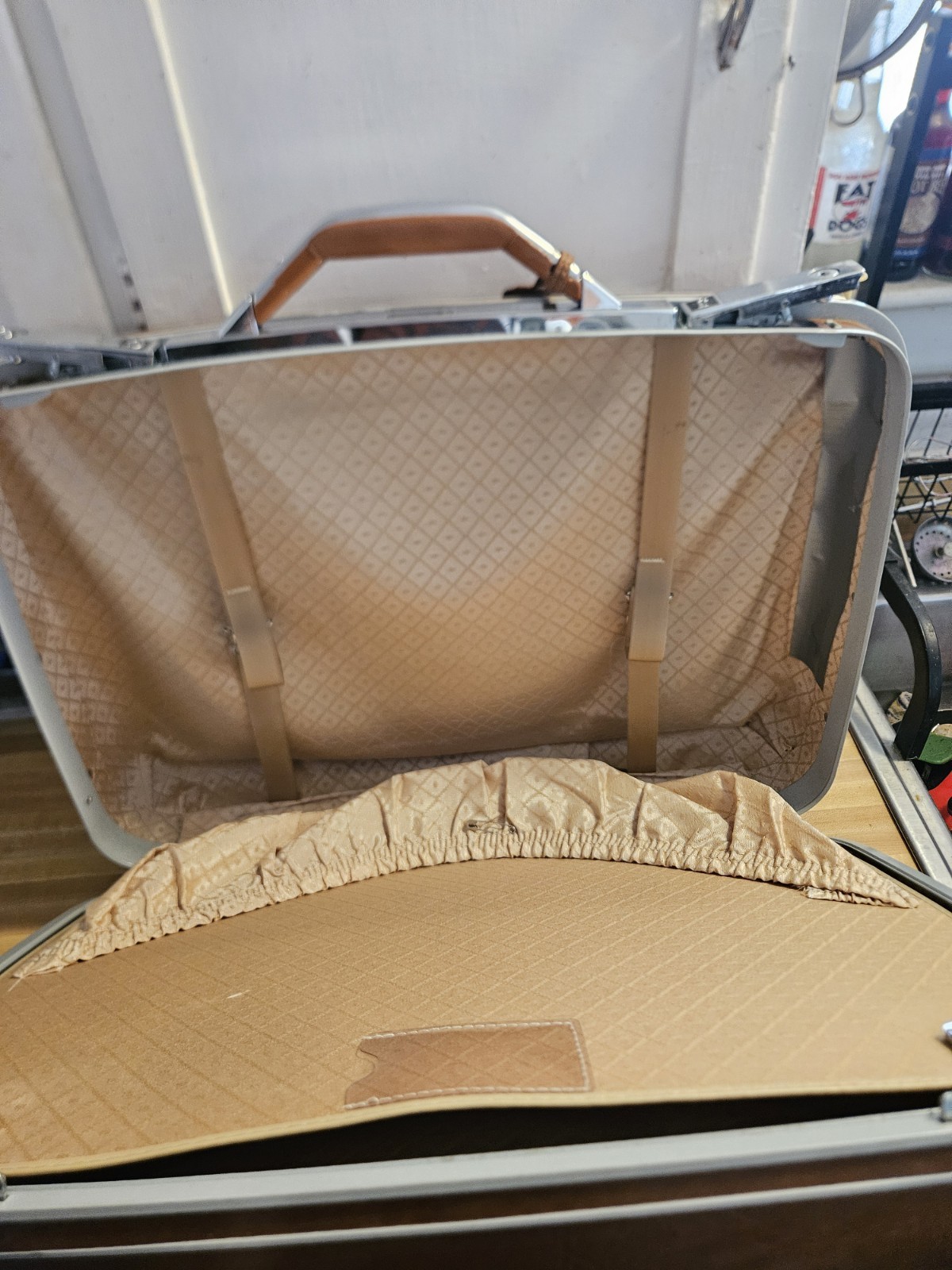 Vintage 22″×17″ Samsonite Hardshell Suitcase Brown No Key