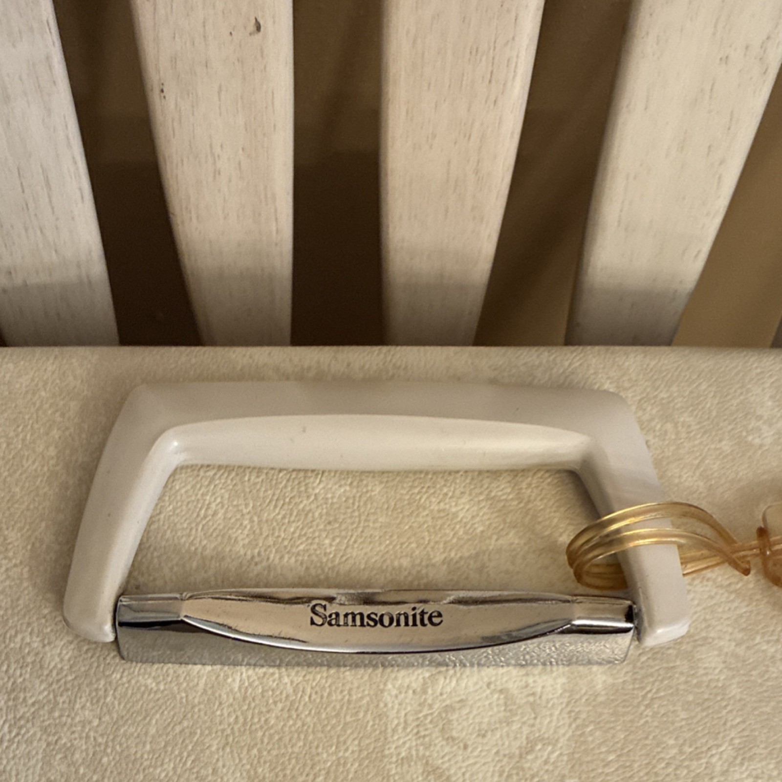 Samsonite Silhouette Vintage Hard Shell Beige Vanity Case Locking