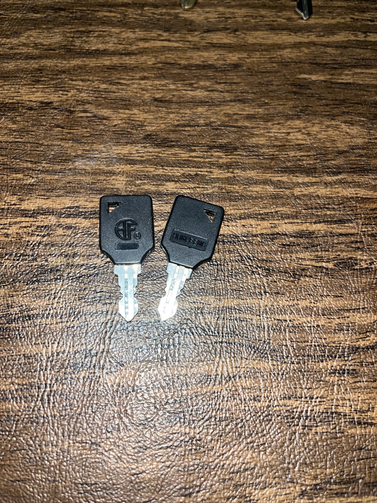 Set of 2 Vintage HONGFENG Replacement Keys Luggage Bag Carry On