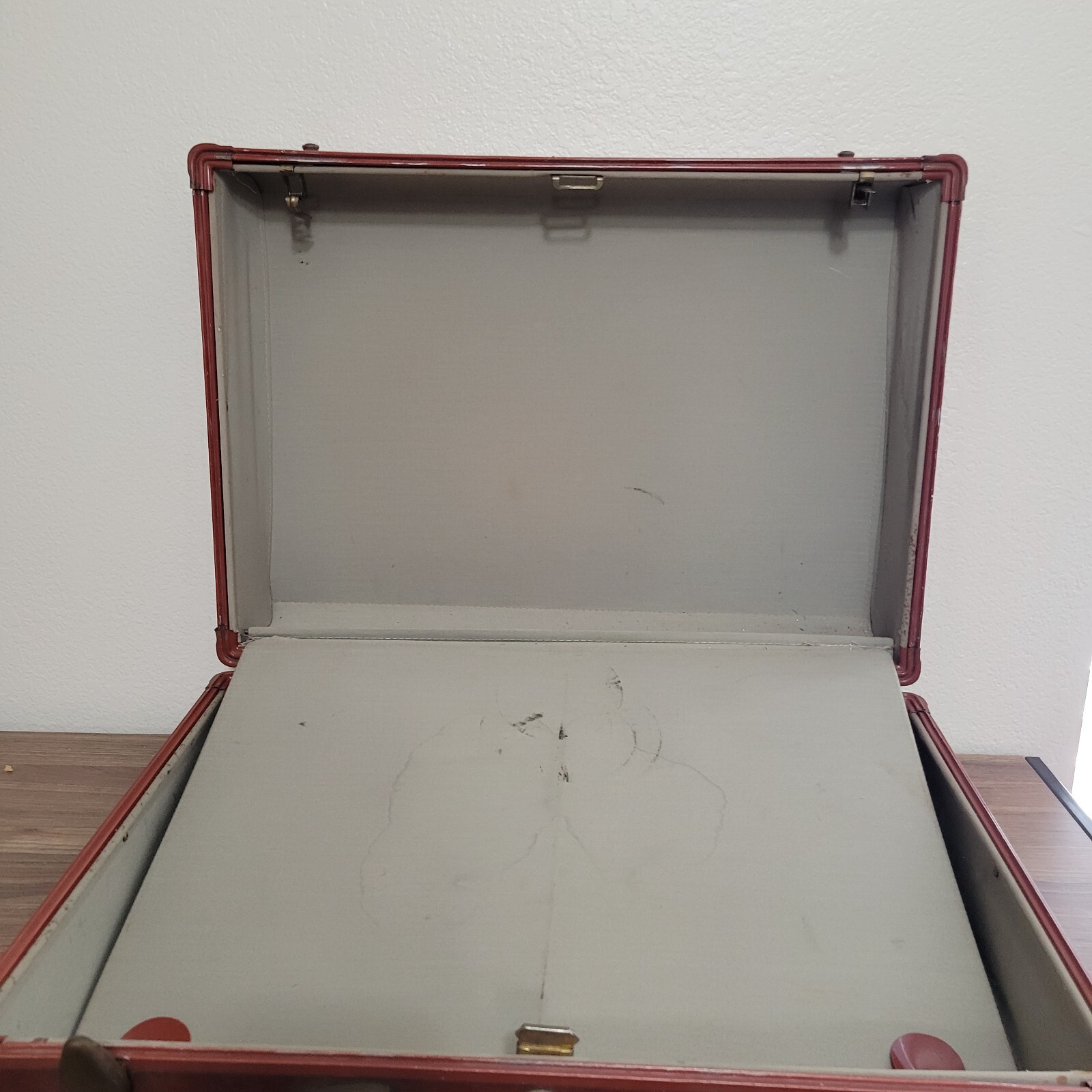 Vintage Samsonite Hard Shell Briefcase-Cognac Color W/Gold Tone Hardware