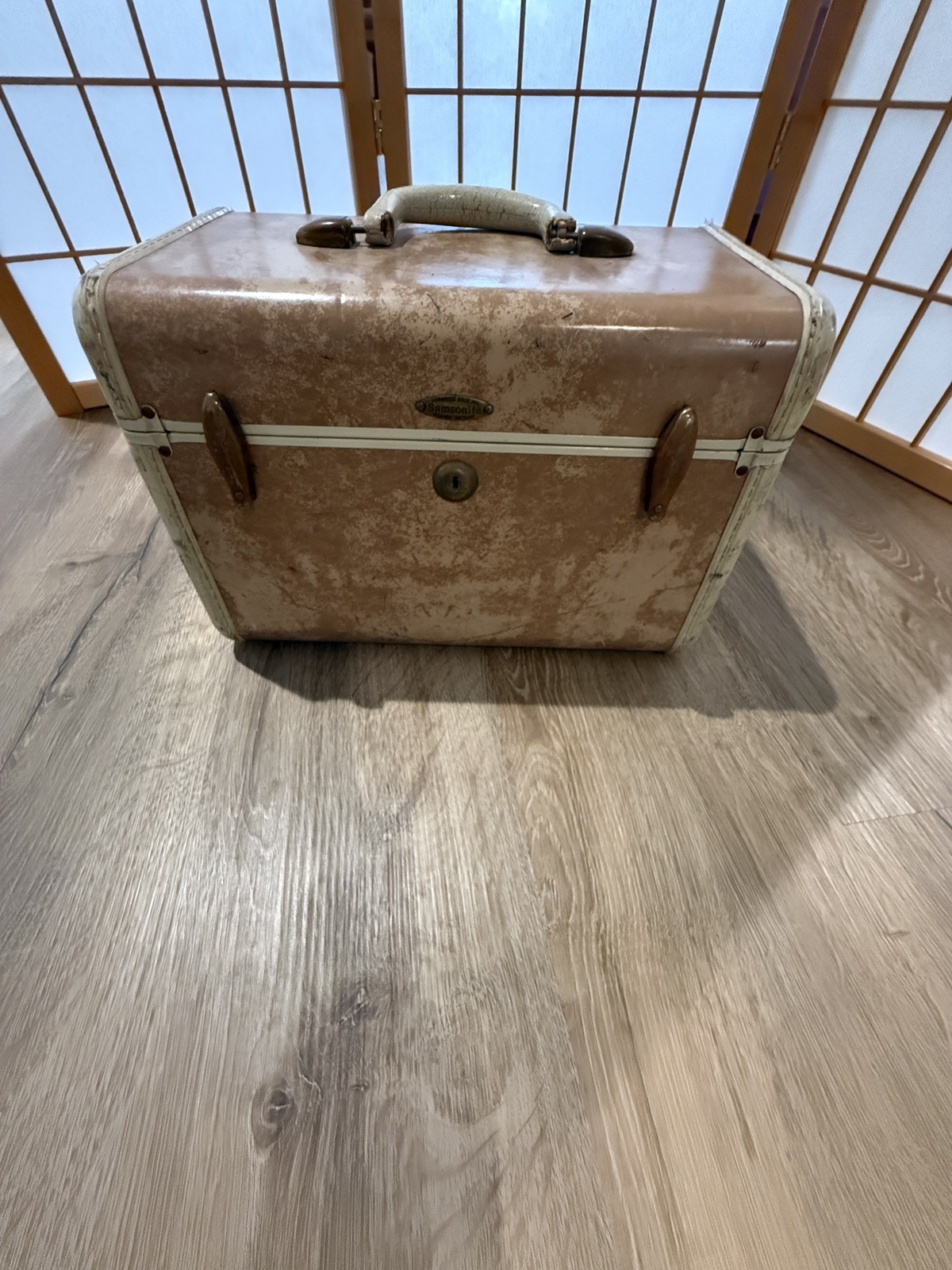 Vtg 1950’s Tan Samsonite Streamlite Train Hard Case , tray, mirror & key