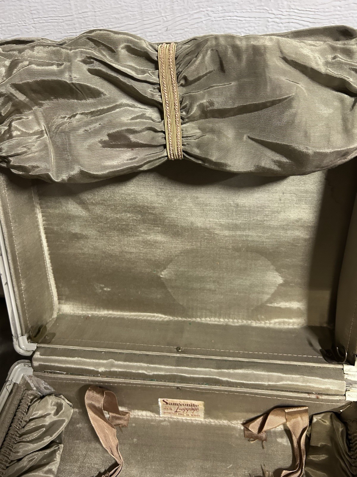Vintage 1960s Samsonite Suitcase Hard Shell Cream Marbled Style 4516 Carry On