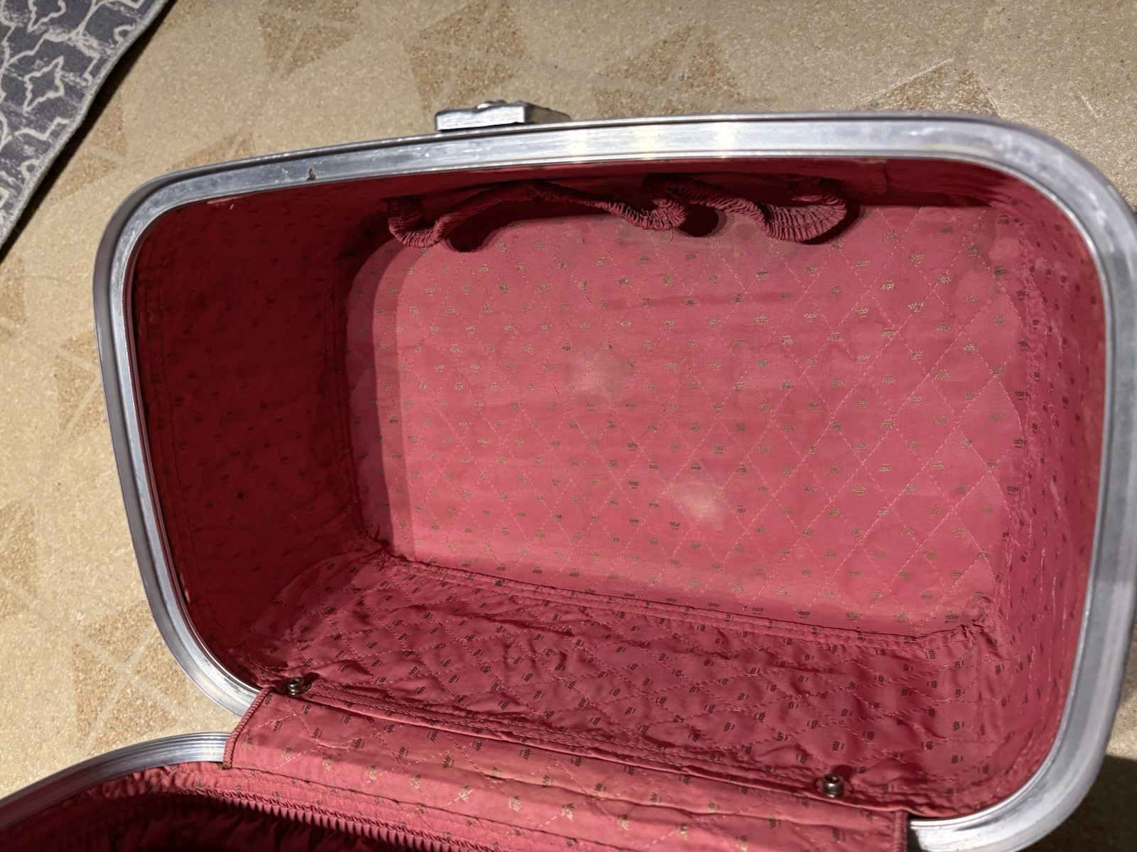 Maximillian train/ Cosmetic Case Blue Hard Shell With Pink Fabric