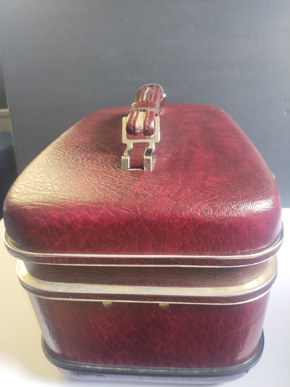 Vintage Airway Carry-On Luggage Burgundy Makeup Train Case Travel No Key