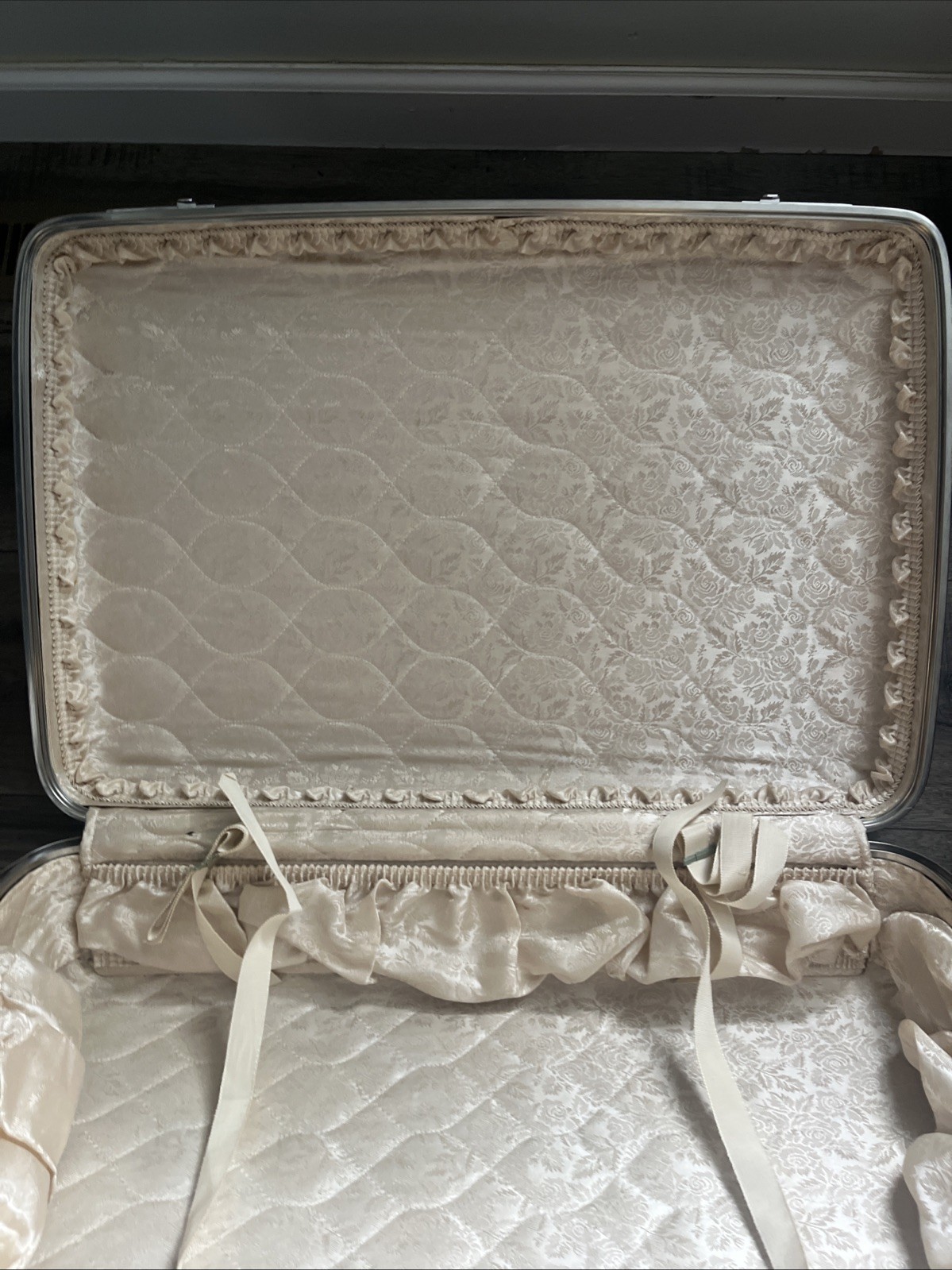 American Tourister Tiara Red Hard Shell Suitcase Luggage VTG 1960’s (no key)