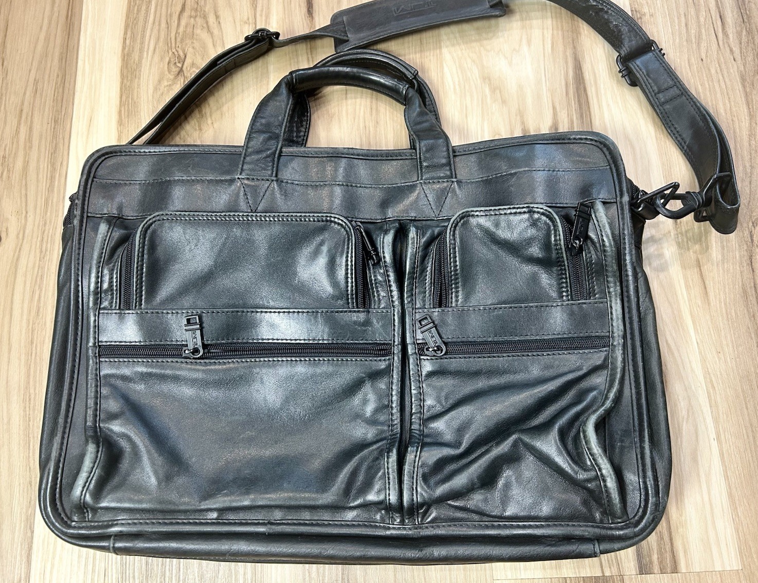 Tumi Black Leather Expandable Laptop Briefcase & Carry On Messenger Bag Tote