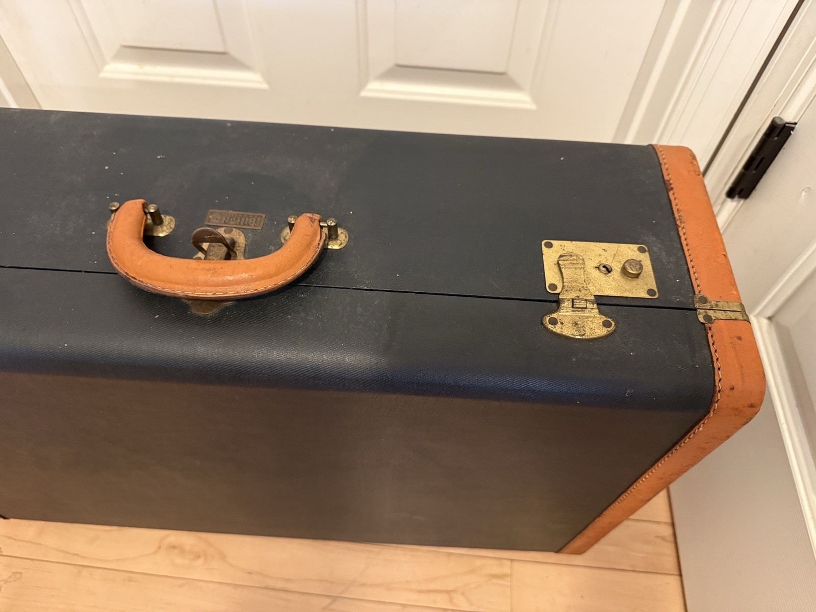 💙Rare Vintage Biltrite Hard Luggage Dark Blue w/Brown Leather + Key~ 28x16x8