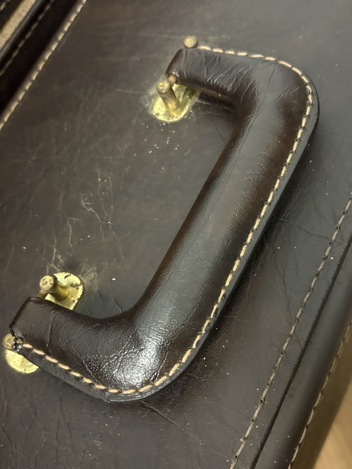 MCM Faux Leather Vinyl Carrying Case with 2 Keys Doctors Pilots Lawyers Tote