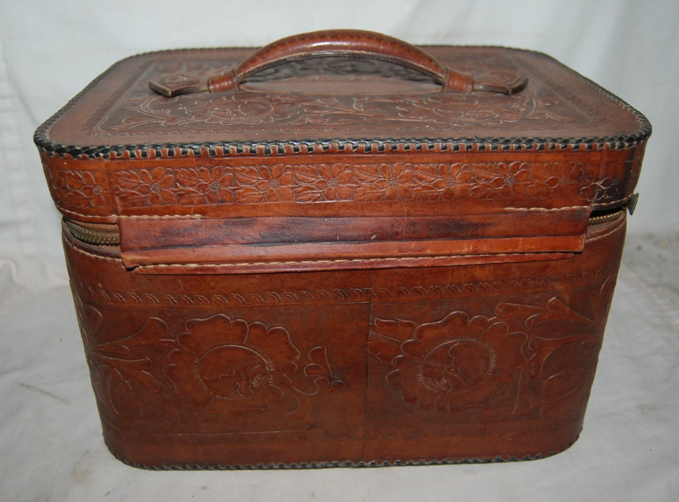 Vintage Hand Tooled 3-D Floral Leather Train Case Jewelry Luggage Zippered