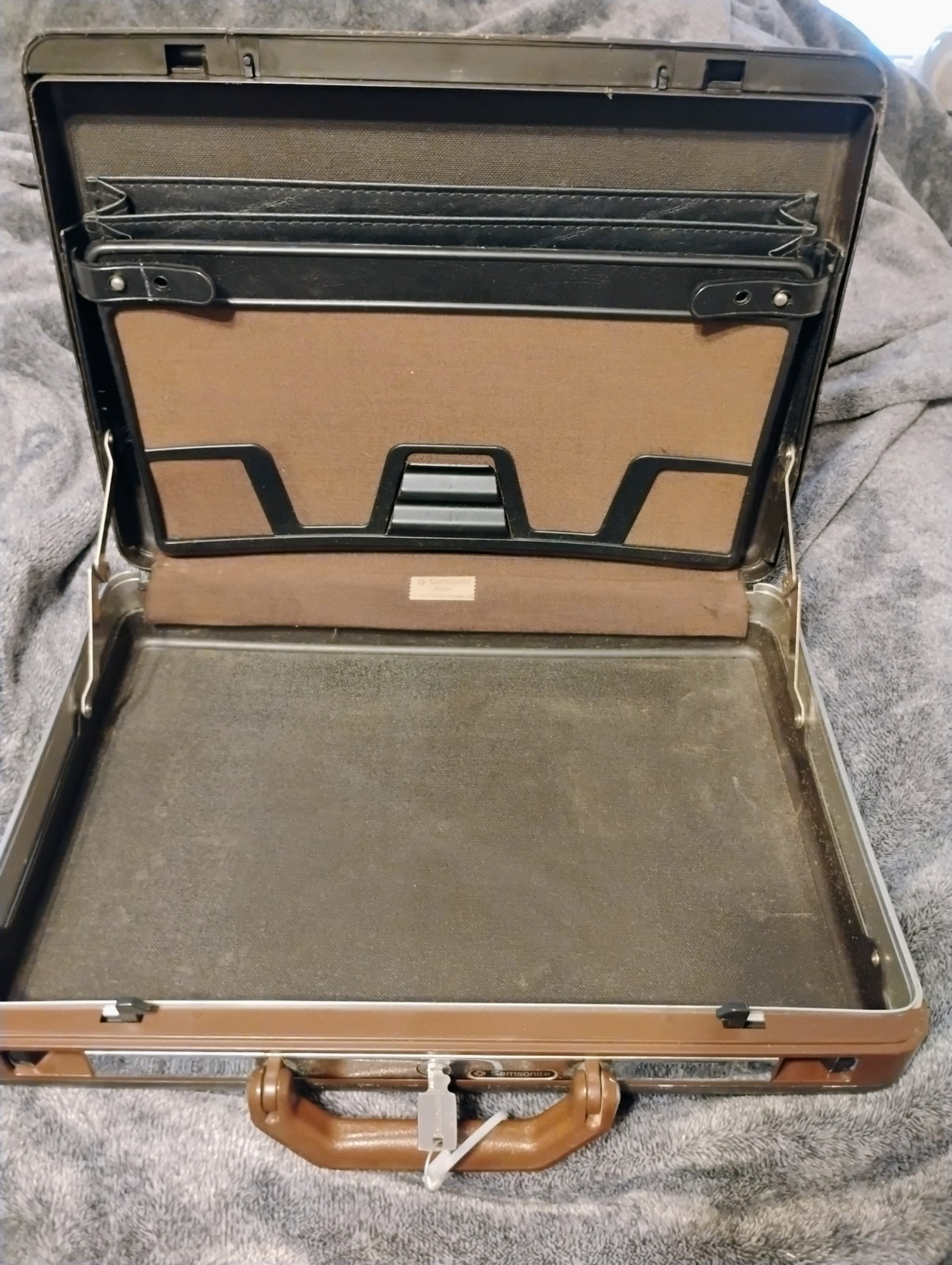 Vintage Hard Shell Brown Suitcase 1970s Locking Plastic Up to 40L