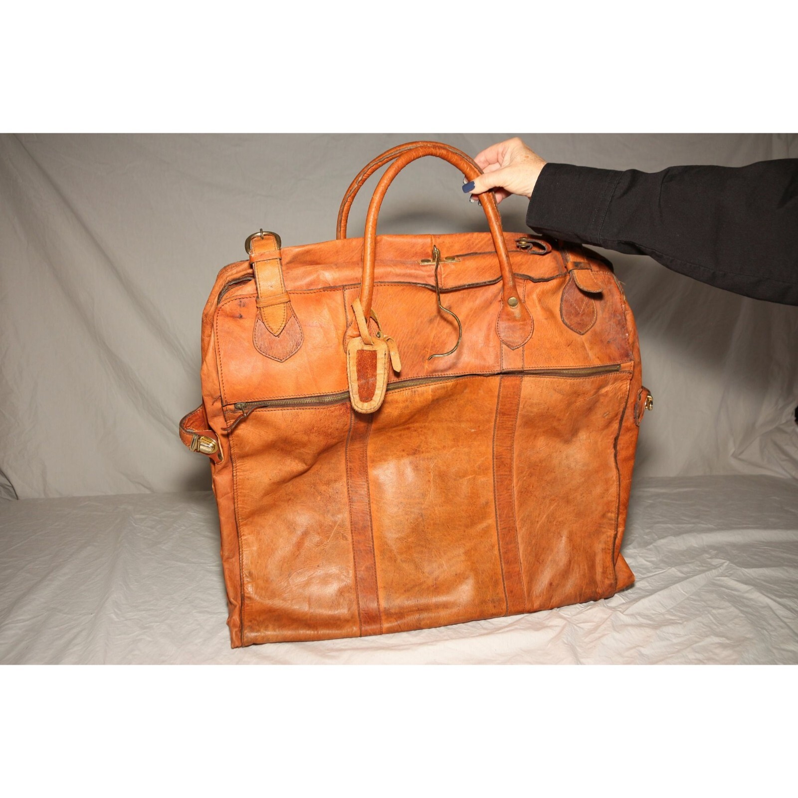 Vintage R.O.N.A. Go Anywhere Leather Garment Bag 1970’s Handmade Argentina Hangi