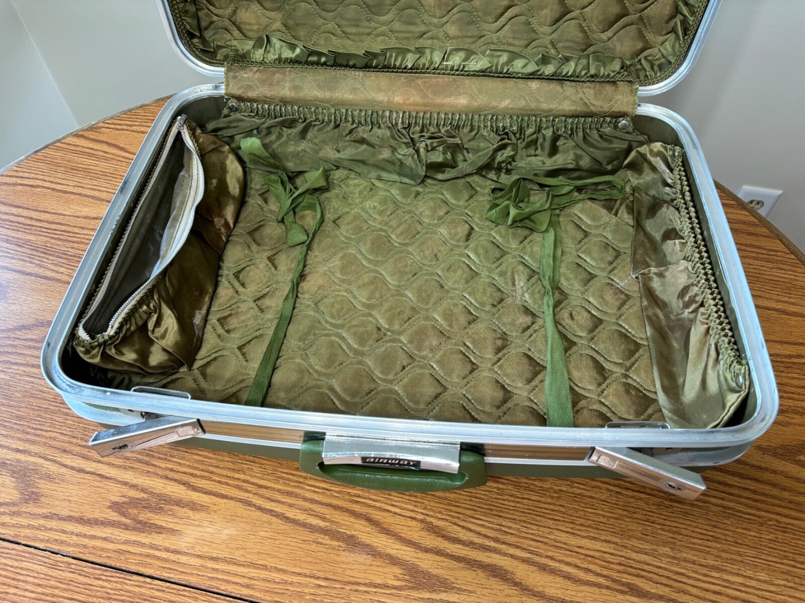 Vintage Airway Hard Shell Green Suitcase Luggage