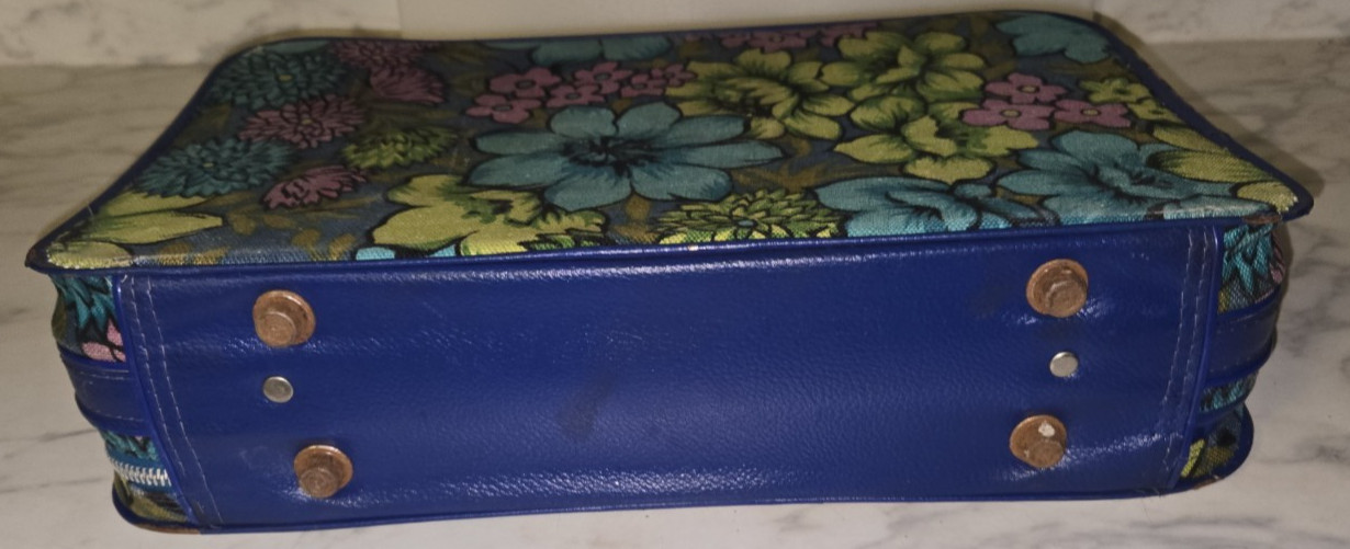 VTG Bantam Travelware Child Suitcase vibrant psychedelic floral 1960-70s Hippie