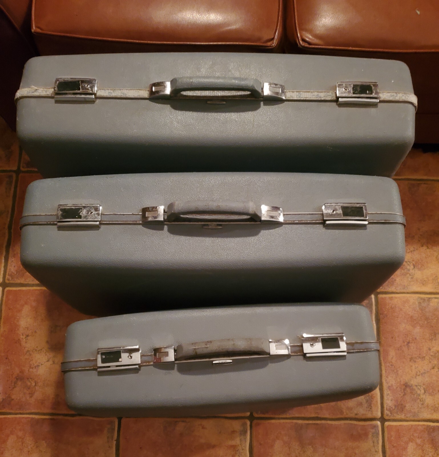 Vtg Sears forecast Hard shell Suitcase/Luggage