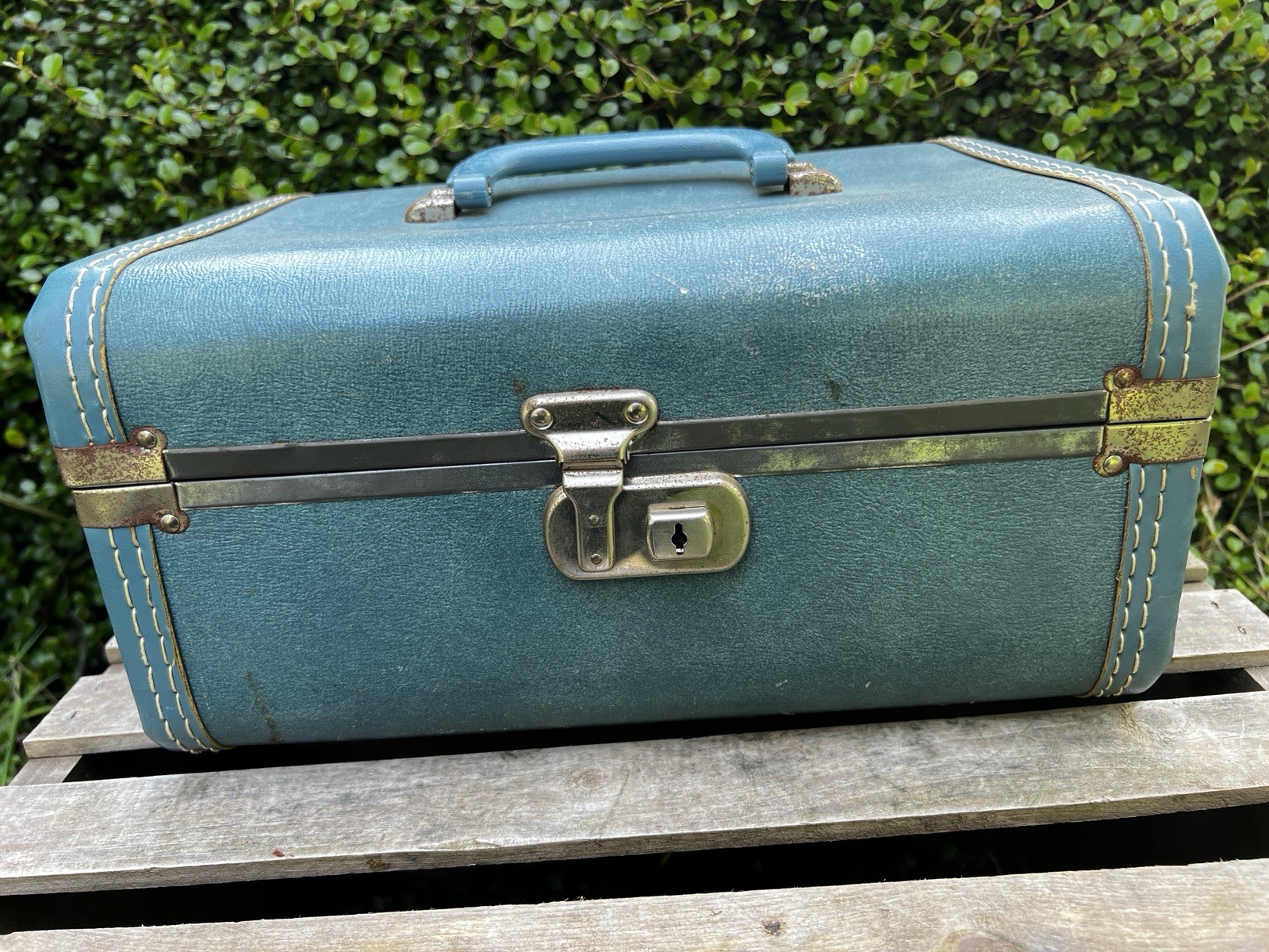 Vintage Mid 20th Century Train/ Makeup/Vanity/Travel Case Luggage Blue