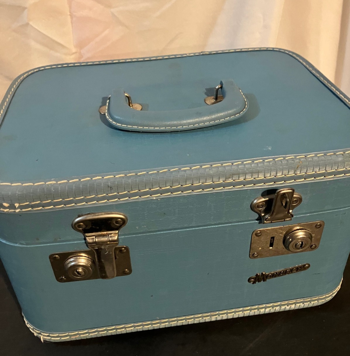 VINTAGE MID CENTURY BLUE MONARCH TRAIN COSMETIC TRAVEL CASE