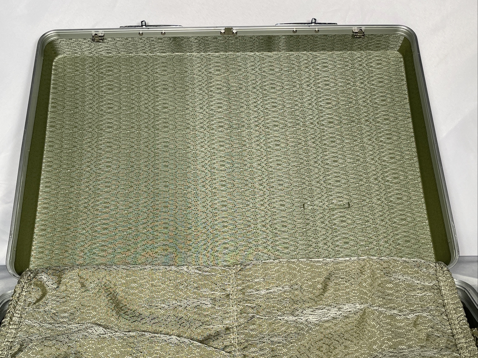 Vintage Sears Suitcase Retro Travel Master Hardshell Avocado Green 27×18 READ