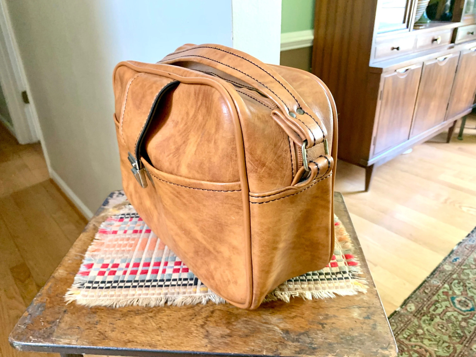 1970s Luggage Overnighter Brown Vinyl Shoulder Bag | 70’s Scovill Shoulder Bag